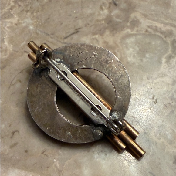 Artisan signed GF Sterling, silver brooch with genuine Onyx, modern design - Picture 2 of 3